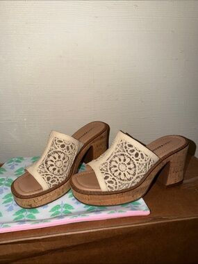 Lucky Brand Crochet Lace Cork Platform Slide Sandals